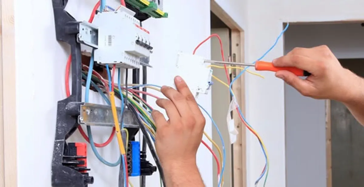 electrician services performing residential electrical panel wiring in Staten Island, NY