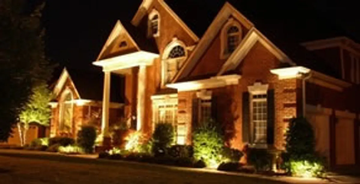 electrician services providing professional exterior electrical lighting in Staten Island, NY